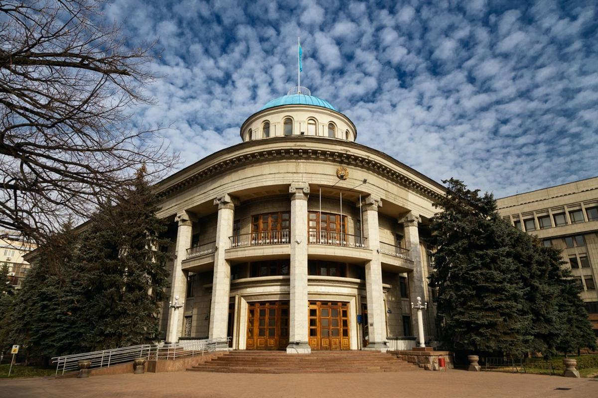 Nadezhda Apartments On Gogol Street 117-127 Almaty Exterior photo